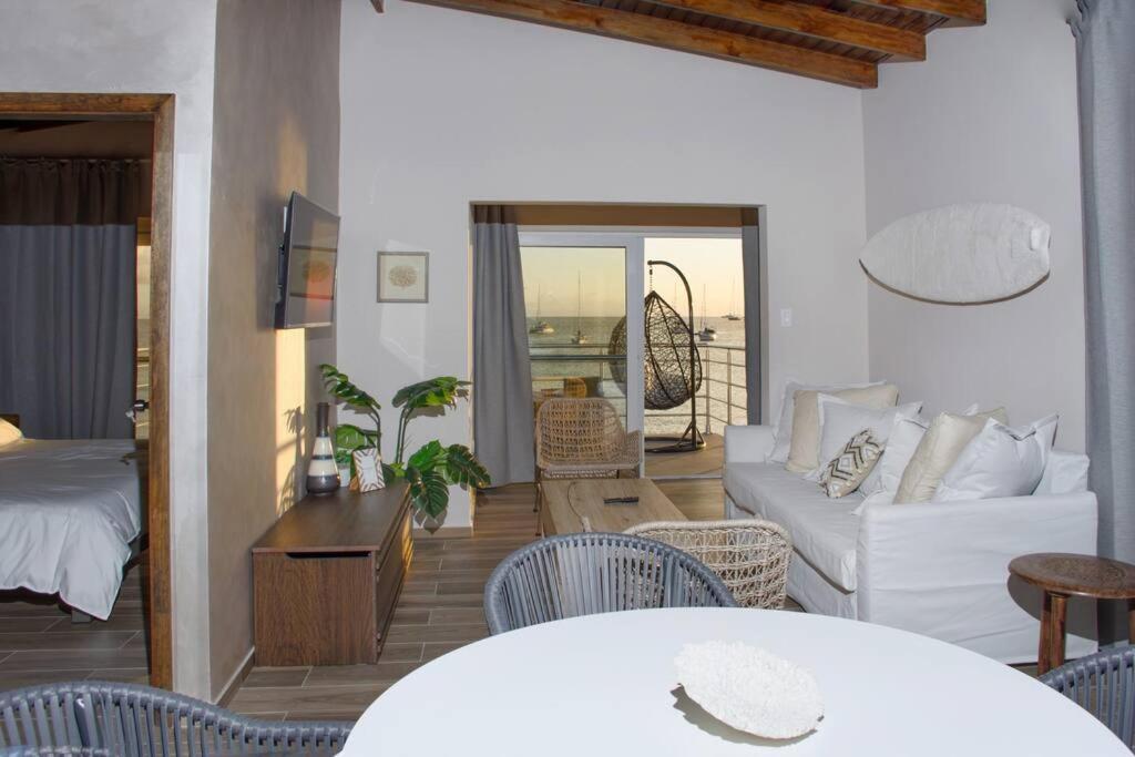Tradewinds Apartments خليج سِمبسون المظهر الخارجي الصورة